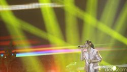 Penampilan Apik Lyodra Tutup Festival LIKE 2