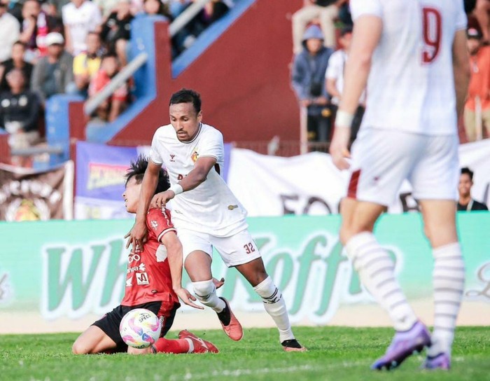 Persik vs Bali United