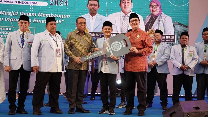 Prabowo serahkan 100 unit mobil