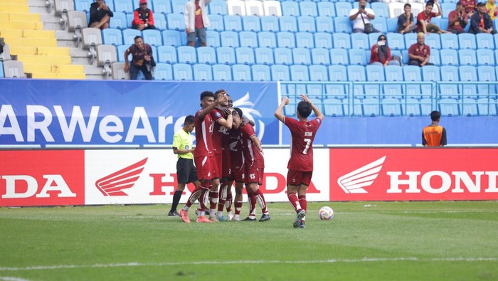 PSM Makassar merayakan kemenangan atas Persis Solo di pekan pertama Liga 1 2024/2025.