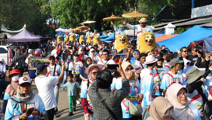 Semarak Kirab Indonesia Maju di Subang Kirab Indonesia Maju digelar di Subang Jawa Barat. Mengusung tema Kolaborasi untuk Subang Ngahiji itu dimeriahkan oleh Sisingaan, barongsai, Pencaksilat, marching band, Paskibra hingga mojang Jajaka Subang.