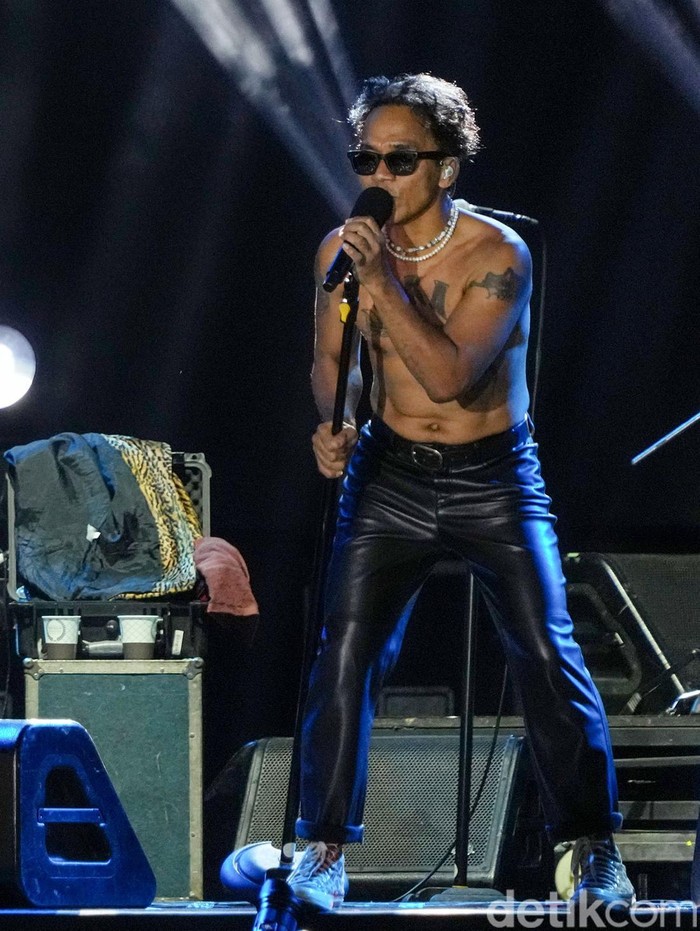 Slank Tampil di The 90s Festival 2024 The 90s Festival 2024 digelar di Gambir Expo Kemayoran, Jakarta Pusat, pada 10-11 Agustus 2024. Slank juga memeriahkan festival tersebut.