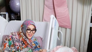 Syahrini sampai saat ini belum mengungkapkan siapa nama baby R. Foto: Instagram/@princessyahrini