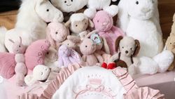 7 Potret Syahrini Bareng Baby R