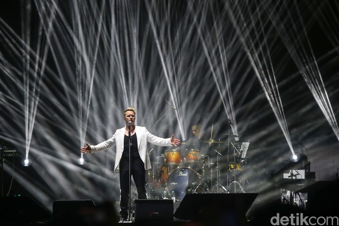 Ronan Keating, Steelheart, Slank di The 90's Festival