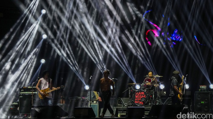 Ronan Keating, Steelheart, Slank di The 90's Festival