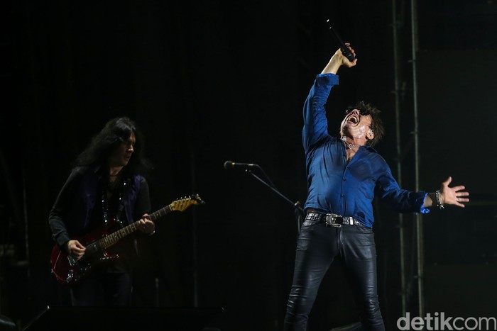 Ronan Keating, Steelheart, Slank di The 90's Festival