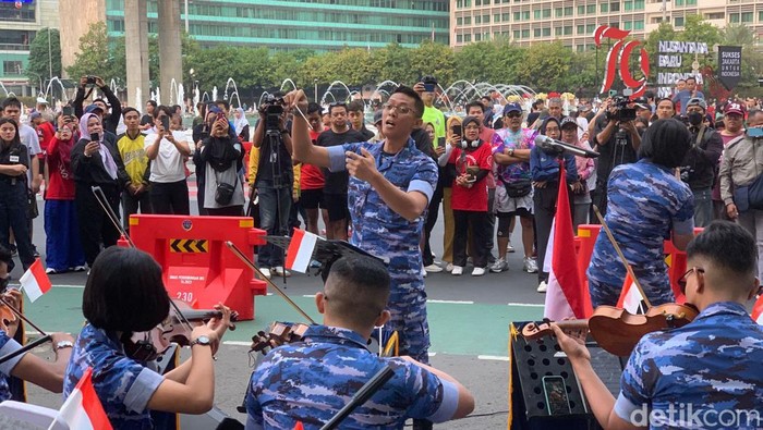 Orkestra TNI AU Memeriahkan HUT RI ke-79 di CFD Bundaran HI