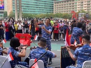 Jelang HUT Ke-79 RI, TNI AU Gelar Orkestra di CFD Bundaran HI