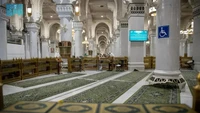 Area salat wanita terdapat di lantai dasar di gerbang nomor 88, lantai pertama di gerbang nomor 65 Al-Shabika, dan di kapel 15 menghadap halaman mataf, serta di area salat halaman selatan dekat Jembatan Ajyad. Foto: Saudi Press Agency (SPA)