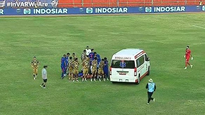Arema FC vs Dewa United