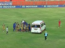Liga 1: Guevara Kolaps Saat Laga Arema FC vs Dewa United