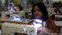 Di sini warga bisa belajar menjahit.