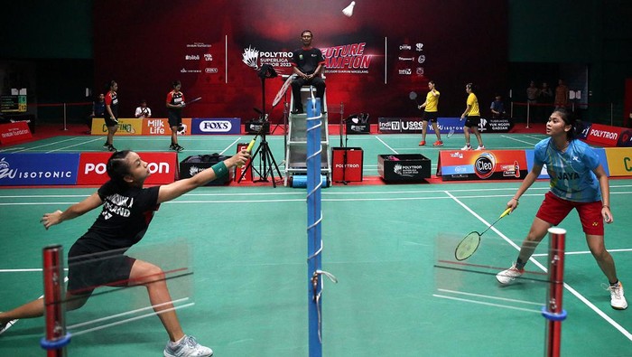 Ratusan pebulutangkis muda bersaing di Magelang, Jawa Tengah. Ada 290 peserta dari delapan negar yang ambil bagian.