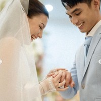 Mantan kekasih Randy Martin itu resmi dinikahi Ryuken Lie pada 8 Agustus 2024. Acara pemberkatan pernikahan keduanya digelar secara tertutup dan sederhana. Foto: Instagram/@cassandraslee