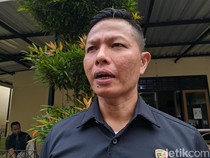 Warga Bakar Camp Tambang Emas Liar Milik TKA di Lombok Barat