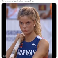 Wanita berambut pirang tersebut terlihat mengenakan baju bertuliskan Norway yang menjelaskan asal negaranya. Karena itu, banyak orang mengira ia sedang mewakili Norwegia dalam Olimpiade Paris 2024. Foto: Instagram