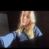 Embla Matilde Njerve sendiri masih berusia 17 tahun karena itu kariernya di masa depan dinantikan para netizen. Foto: Instagram