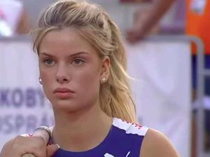 Potret Atlet Lompat Galah Viral Mirip Barbie, Ternyata Tak Ikut Olimpiade