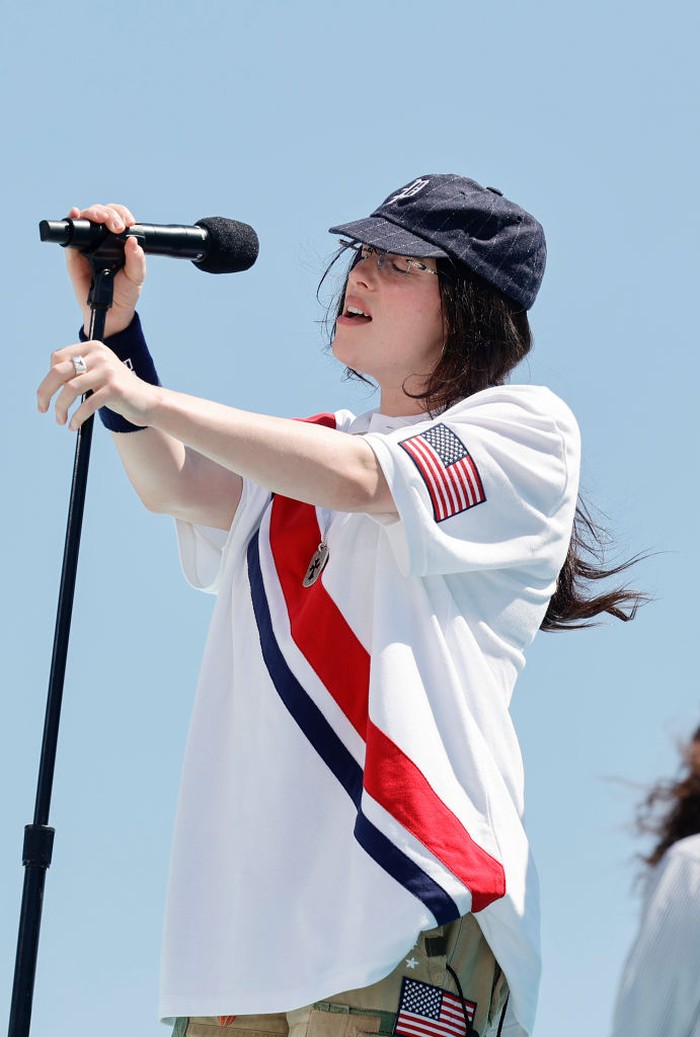 Foto Billie Eilish di Penutupan Olimpiade 2024 UNSPECIFIED: (EXCLUSIVE COVERAGE) In this image released on August 11, Billie Eilish performs at the LA28 Olympic Games Handover Celebration. (Photo by Emma McIntyre/Getty Images for LA28)