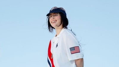 5 Gaya Billie Eilish Pakai Baju Oversized di Penutupan Olimpiade 2024