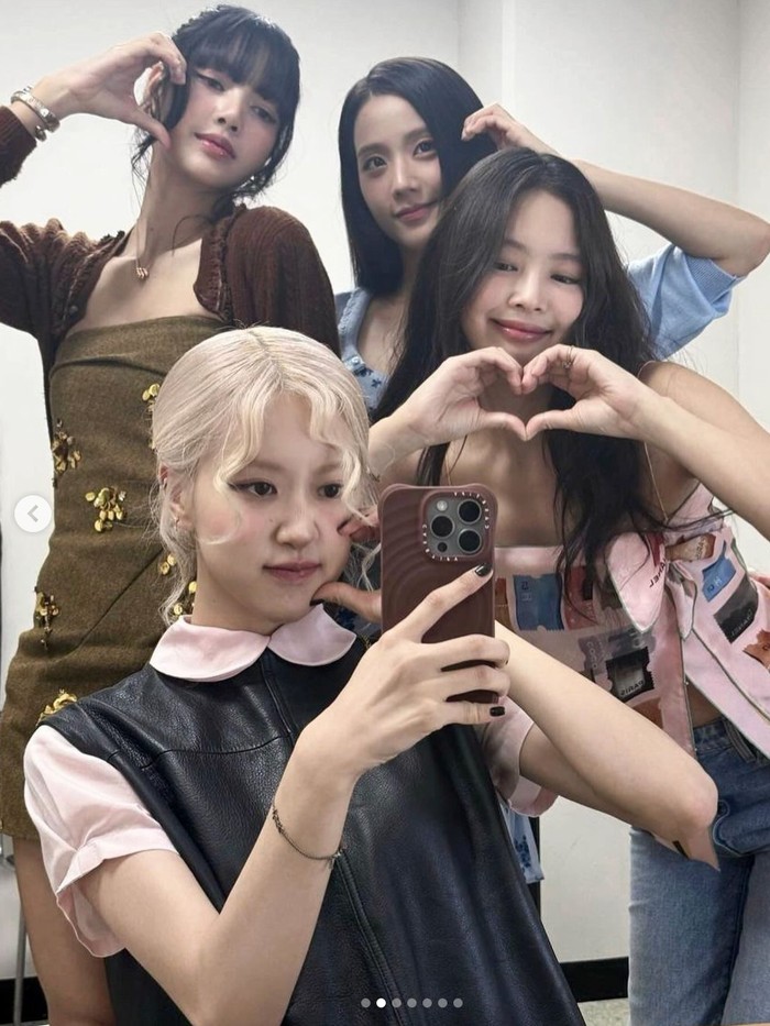 Foto: Harga Outfit Personel BLACKPINK Saat Reuni, Gelar Fansign Eksklusif Foto: Harga Outfit Personel BLACKPINK Saat Reuni, Gelar Fansign Eksklusif
