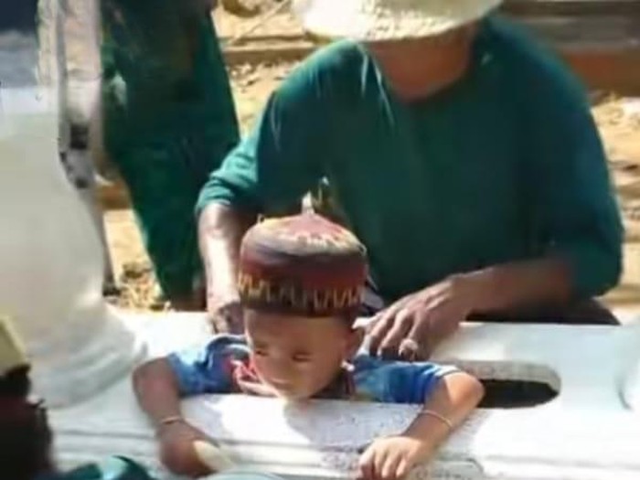 Heboh Bocah Laki-laki Terjebak dalam Kijing Kuburan di Pamekasan