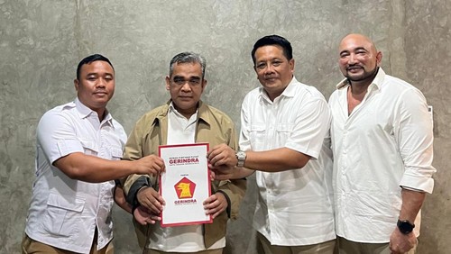 I Ketut Juliarta berpasangan dengan I Made Wijaya menerima rekomendasi dari DPP Partai Gerindra, Minggu (11/8/2024). (Foto : dok I Ketut Juliarta)