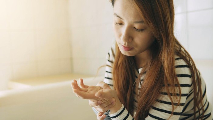 Benarkah Telapak Tangan Sering Basah Tanda Sakit Jantung? Dokter Bilang Gini