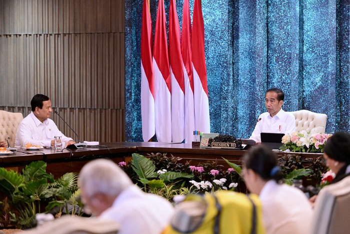 Jokowi Pimpin Sidang Kabinet di IKN - Menteri di IKN