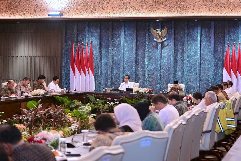 Jokowi Pimpin Sidang Kabinet di IKN - Menteri di IKN
