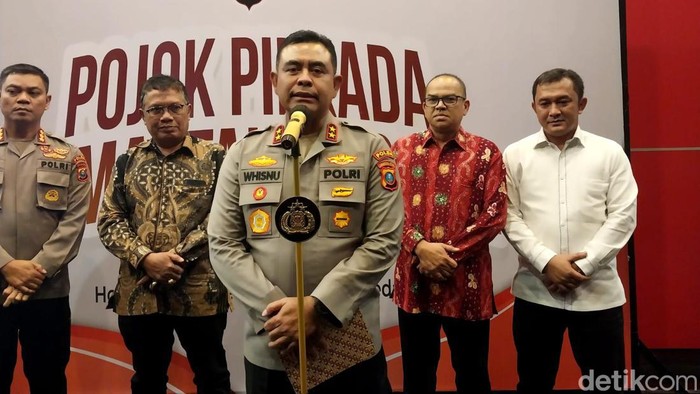 Kapolda Sumut Irjen Whisnu usai menghadiri rapat persiapan Pilkada 2024. (Foto: Finta Rahyuni/detikSumut)