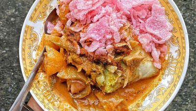 Lamaknyo! 20 Ketupat Sayur Padang Ada di Sini