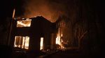 Kebakaran Hutan di Yunani Merembet ke Rumah Warga
