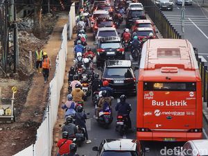 Kemacetan di Tebet Jaksel Imbas Proyek Utilitas