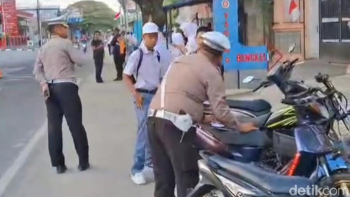 Kendaraan pelajar saat dilakukan penindakan oleh pihak kepolisian