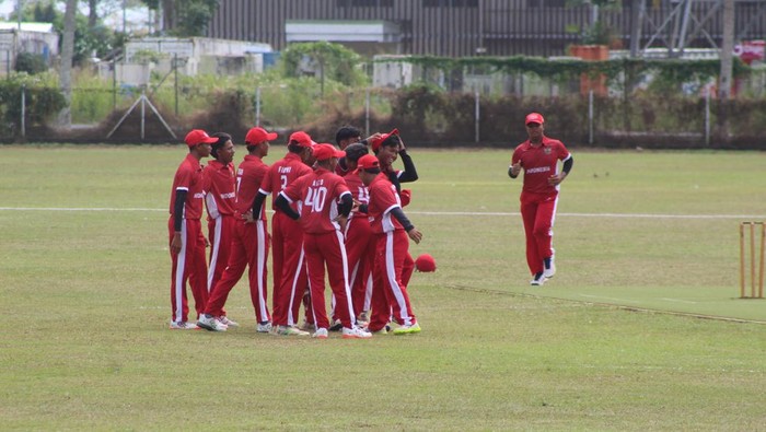Timnas Cricket U-19 Putra Indonesia mencetak sejarah baru di panggung cricket internasional. Mereka meraih posisi runner-up di ajang Kualifikasi Divisi 2 Wilayah Asia Timur-Pasifik (East Asia Pacific/EAP) untuk Piala Dunia Cricket U 19 Putra ICC 2025.