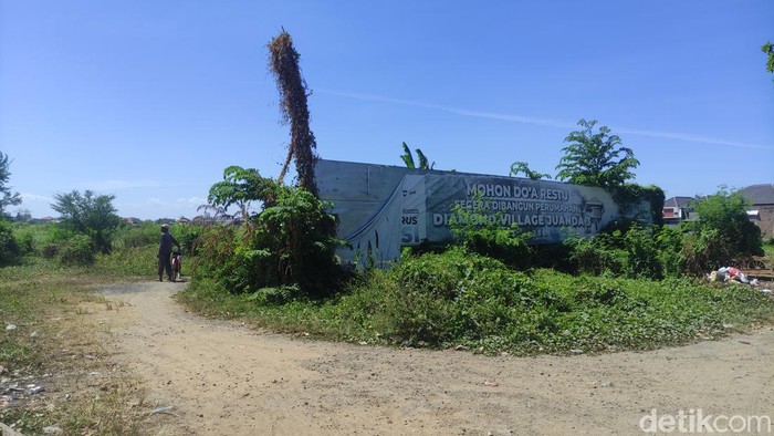 Lokasi perumahan DVJ 3 di  Sidoarjo yang masih berupa tanah kosong.