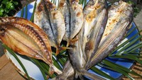 Kusaya merupakan ikan fermentasi yang dikeringkan khas Jepang. Biasanya ikan ini disajikan bersama sake setelah dibakar. Tetapi ketika dalam keadaan mentah, aromanya begitu menyengat. Foto: SCMP