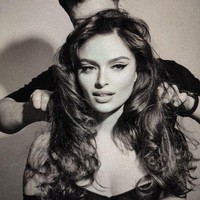 Selain berkesempatan jadi ratu kecantikan yang dikirim ke ajang internasional, Mia Le Roux juga mendapat uang tunai sebesar $ 53.371 (Rp 851 jutaan), mobil Mercedes Benz, dan sebuah apartemen mewah berperabotan lengkap sebagai hadiah kemenangannya. Foto: Instagram @mialerouxx