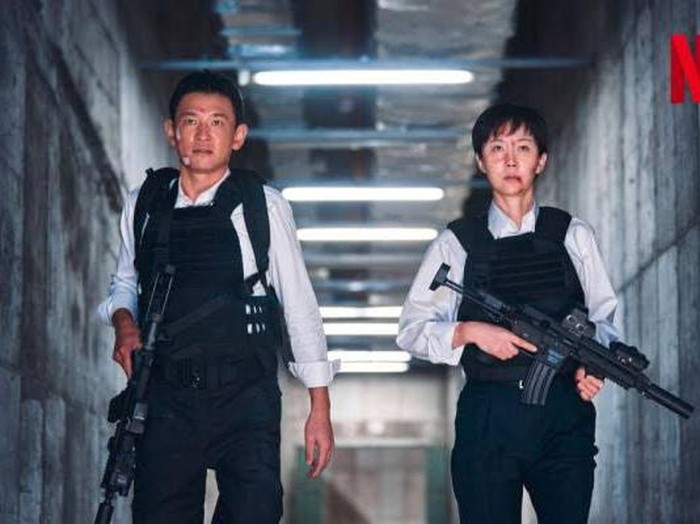 Mission: Cross Cuplikan adegan dalam film Mission: Cross (2024).