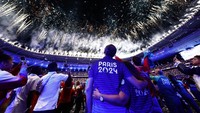 Upacara penutupan Olimpiade Paris 2024 berlangsung meriah selama lebih kurang dua jam. (REUTERS/Gonzalo Fuentes)  