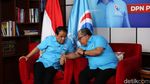 Potret Partai Gelora Serahkan Surat Rekomendasi ke Bakal Cakada