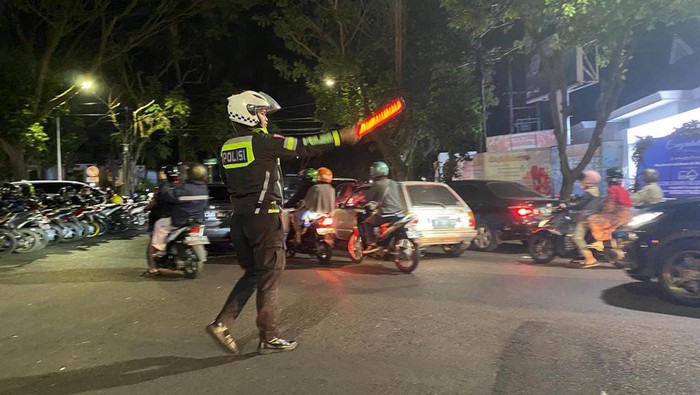 Patroli cipta kondisi personel Polresta Malang Kota jaga kamtibmas