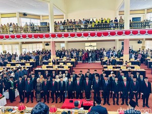 45 Anggota DPRD Bone Periode 2024-2029 Dilantik, Bustanil Jadi Ketua Sementara