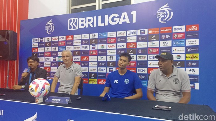 Pelatih Arema FC, Joel Cornelli