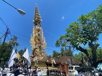 Bade Setinggi 30 Meter Akan Iringi Prosesi Ngaben Semeton Takora-Kuta Waringin