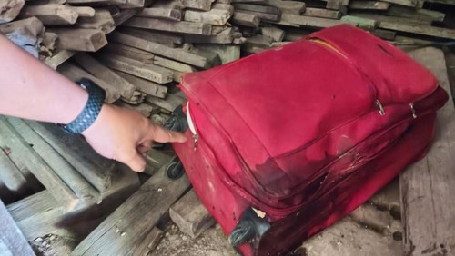 Penampakan koper berisi mayat wanita di Pangkep.