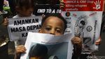 Pencari Suaka Gelar Demo di Depan Kantor UNHCR Jakarta