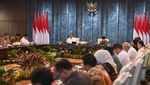 Potret Jokowi Pimpin Sidang Kabinet Pertama di IKN